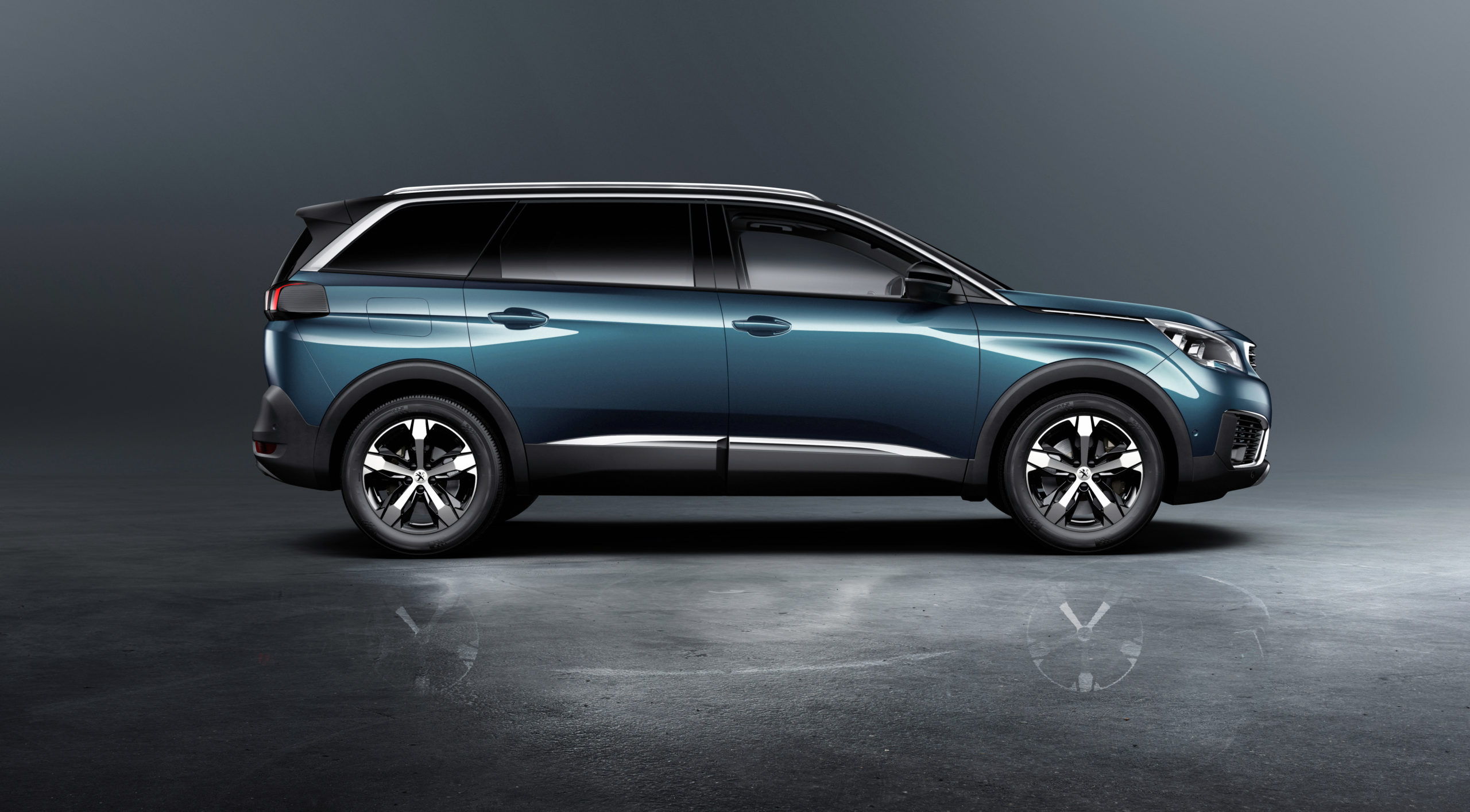 Nowy Peugeot 5008 ma być "sexy" na innym poziomie niż