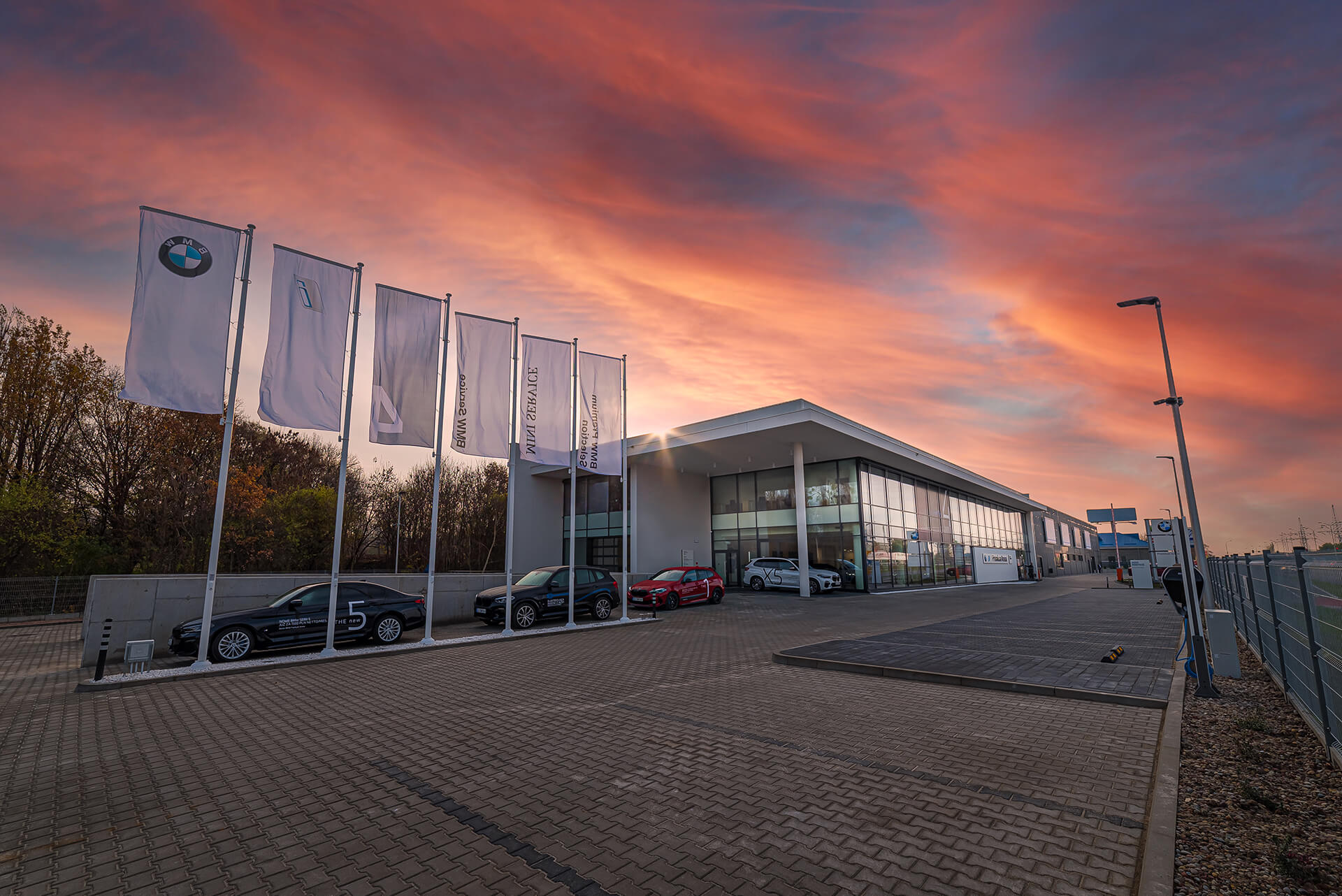 W Łodzi otworzono nowy salon BMW Premium Arena