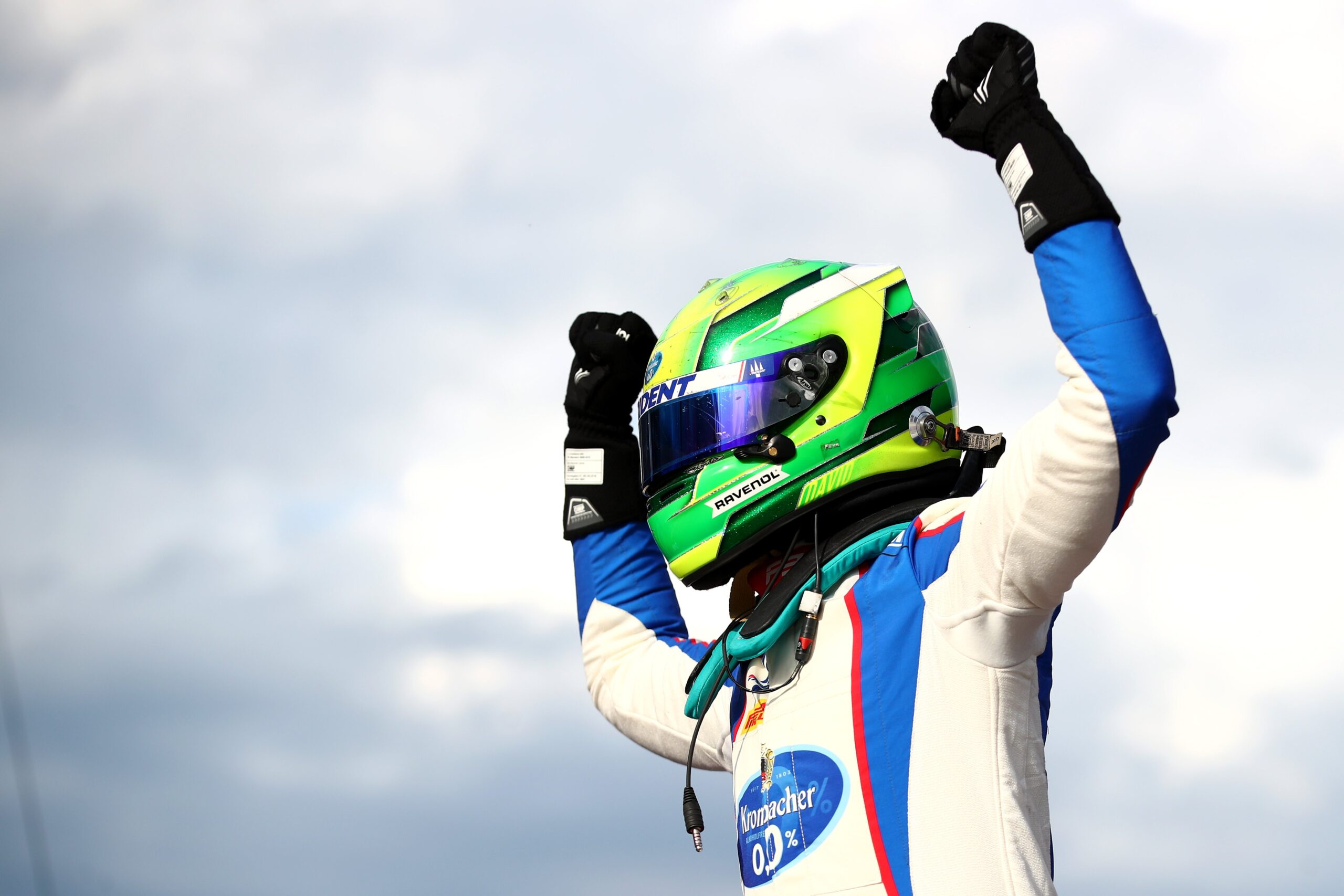 David Schumacher niespodziewanie wygrywa drugi wyścig w Austrii!