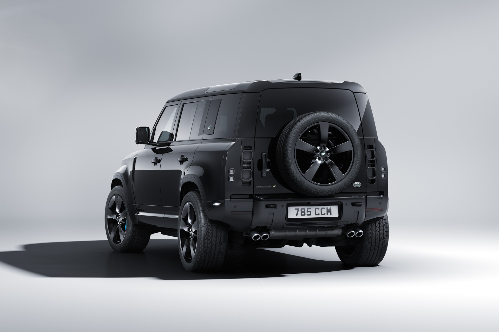 Land Rover Defender w wersji Bond Edition 