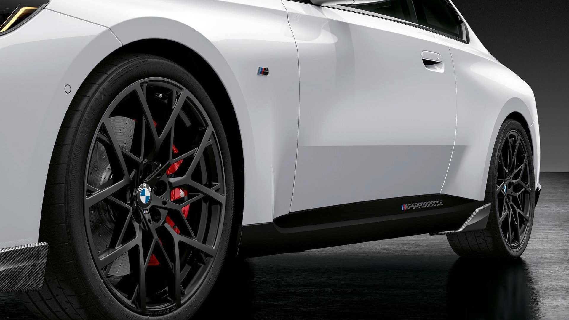 BMW serii 2 z pełnym pakietem M Performance wygląda agresywnie