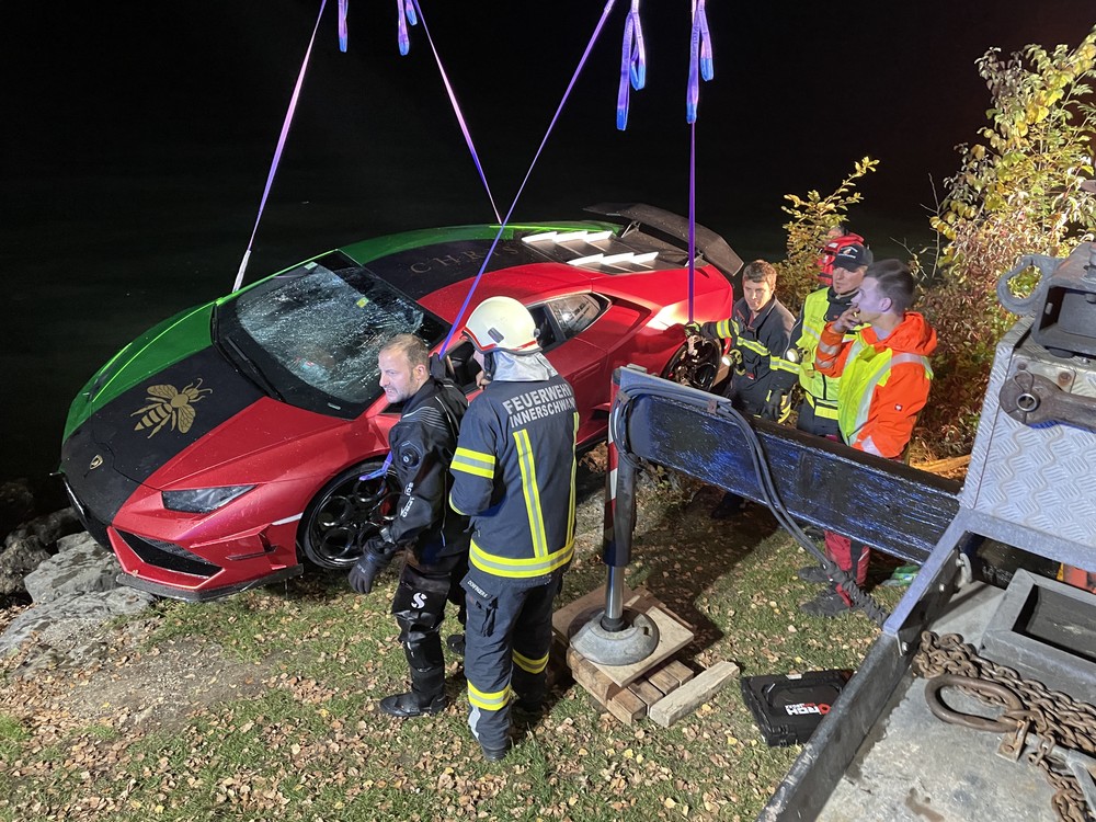 Kierowca Lamborghini pomylił gaz z hamulcem – wylądował w jeziorze