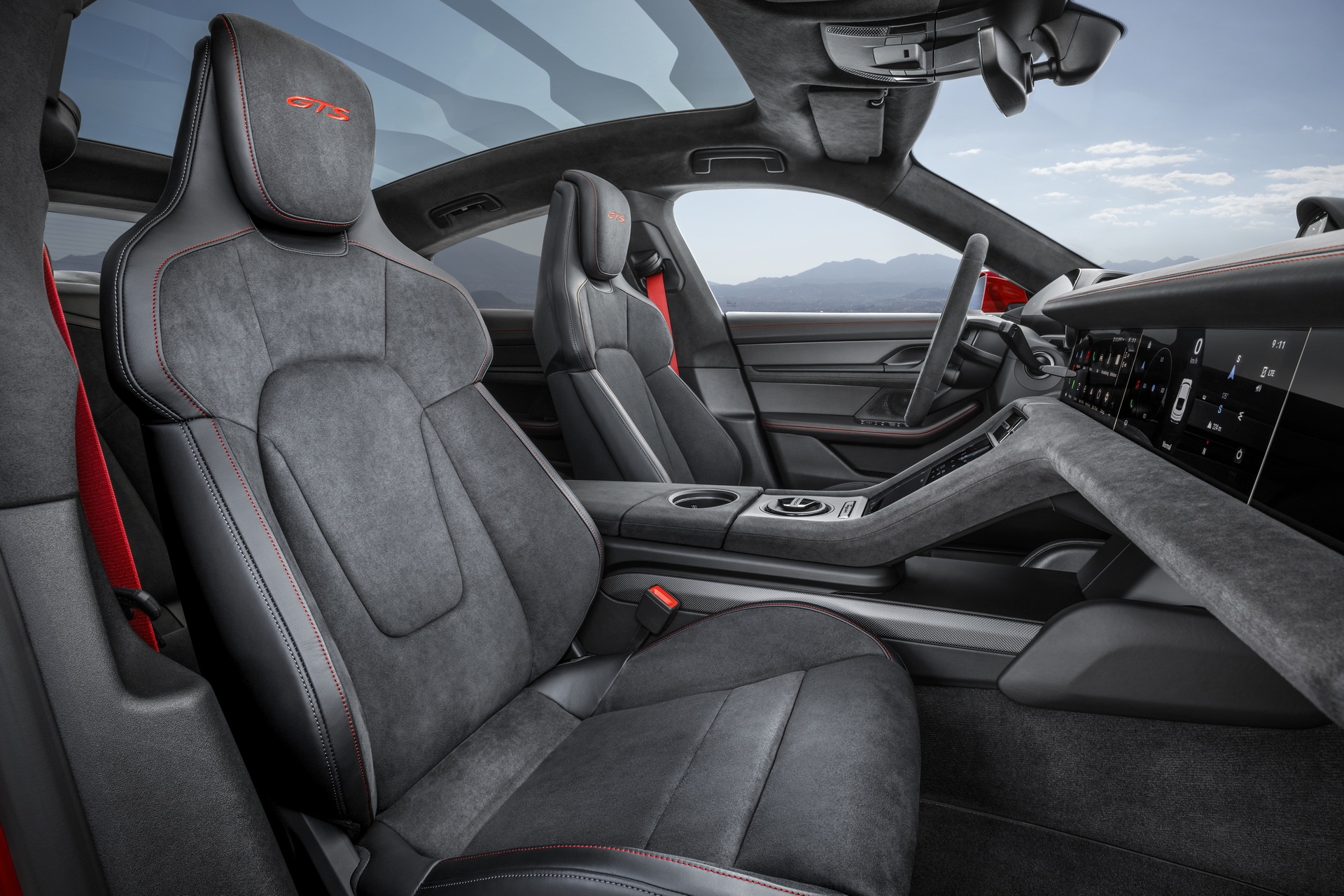 Porsche Taycan otrzymuje odmianę GTS - większa moc i sportowe dodatki