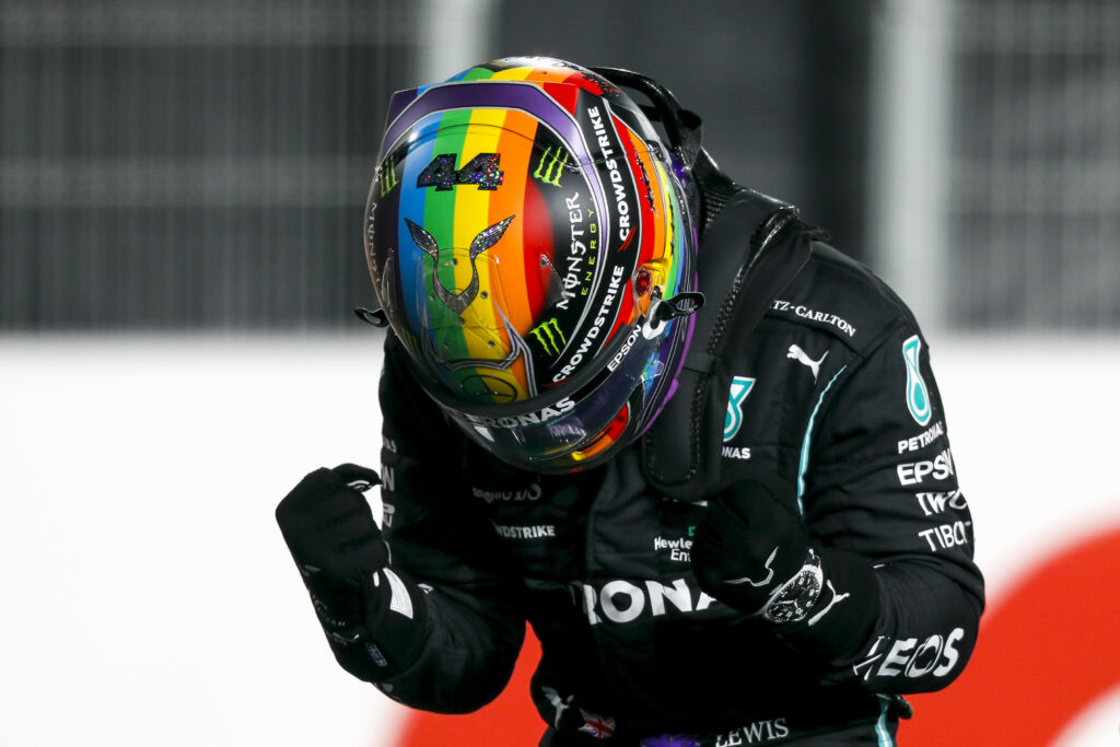 Lewis Hamilton odnosi pewne zwycięstwo w GP Kataru