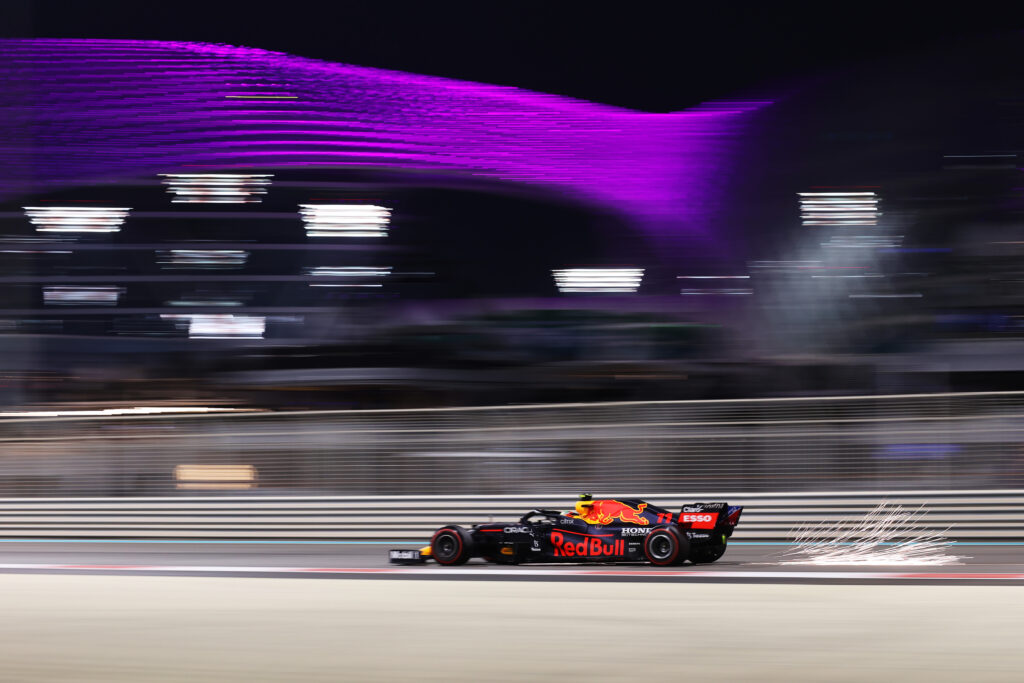 Max Verstappen deklasuje i wygrywa kwalifikacje do Grand Prix Abu Dhabi!