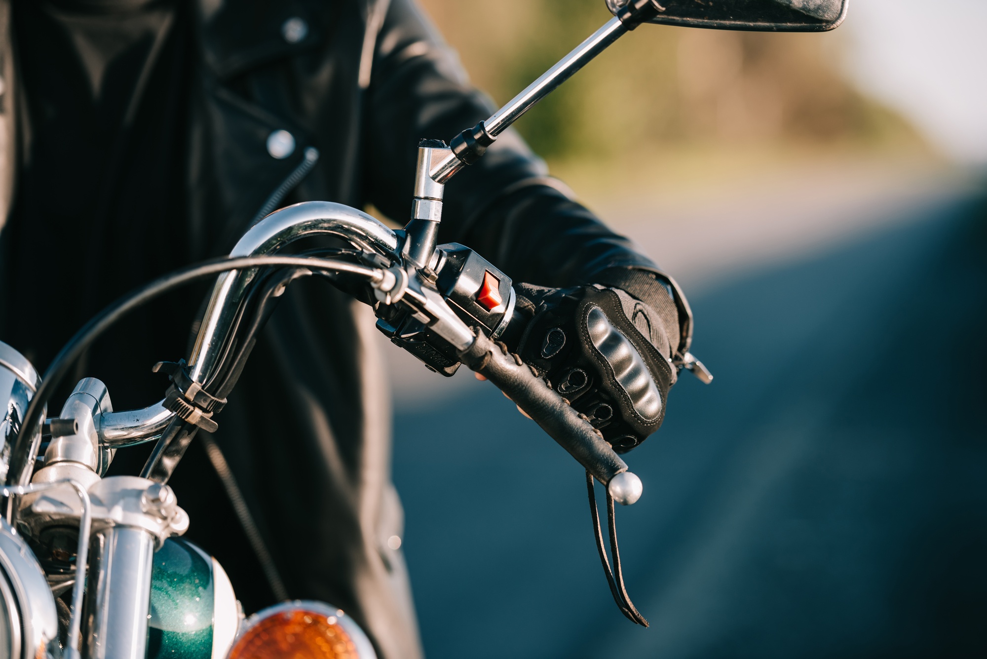 Odzież motocyklowa – z membraną czy bez?
