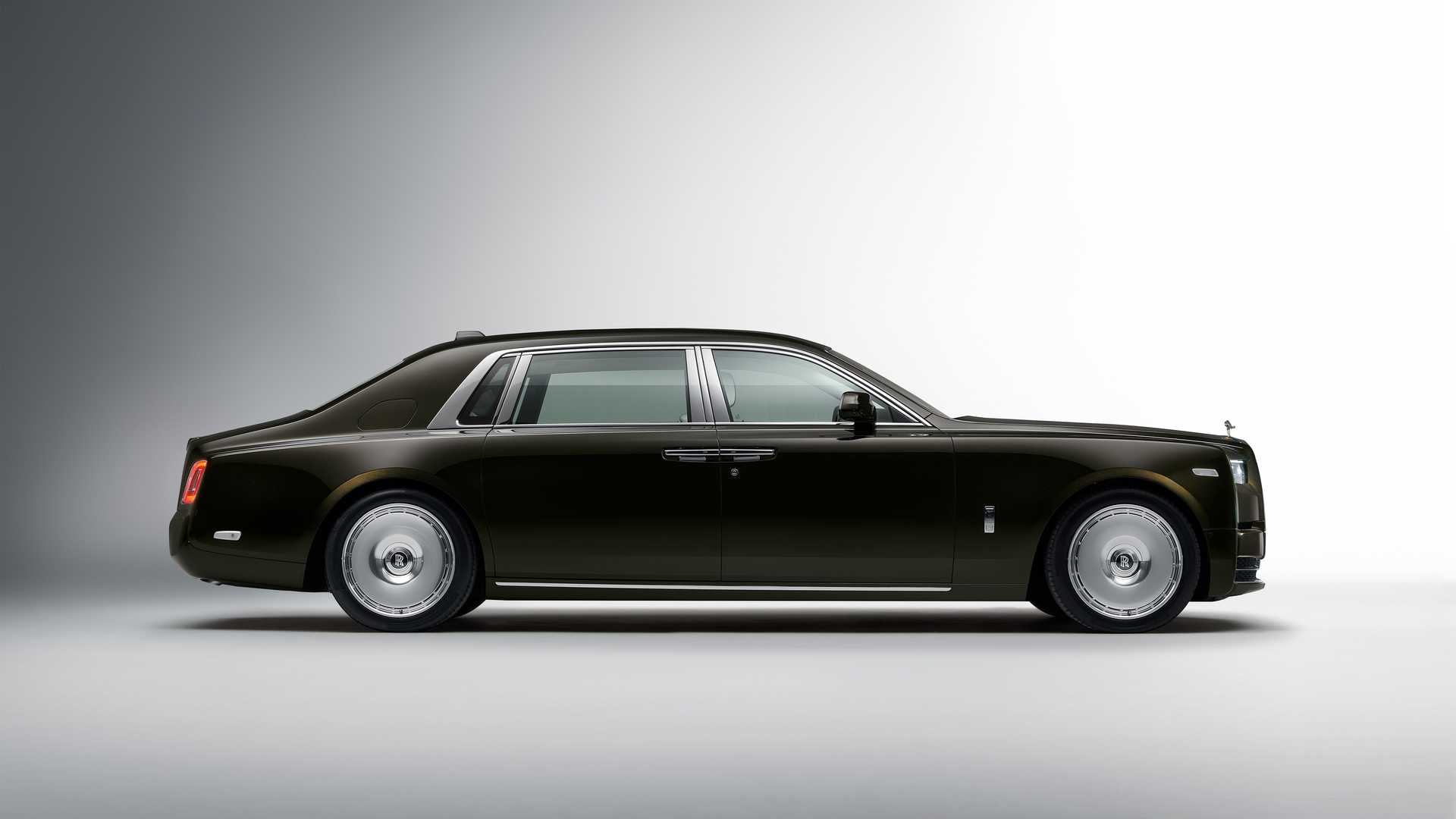 Rolls-Royce Phantom po liftingu zaprezentowany - jego wysokość