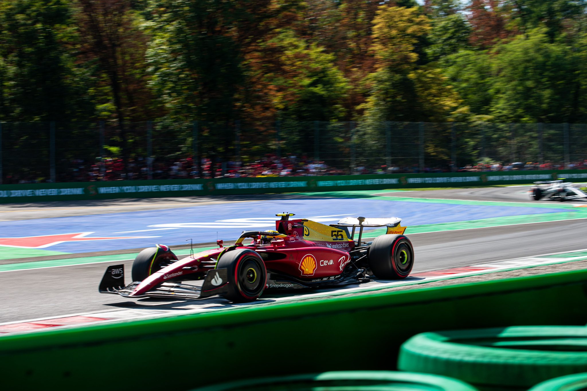 Carlos Sainz i Charles Leclerc walczą o Pole Position