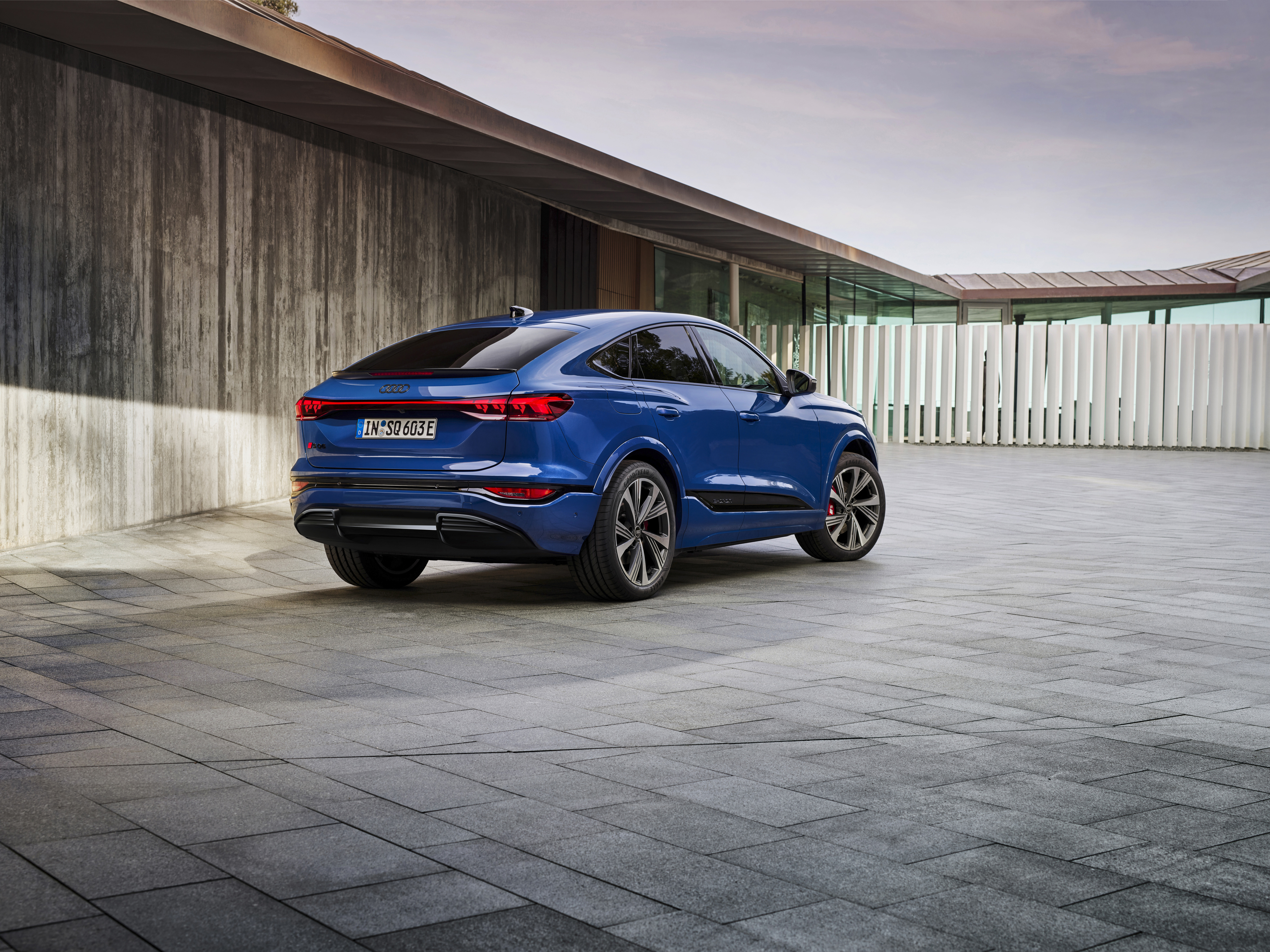 Audi Q6 Sportback e-tron debiutuje – duży zasięg, efektowny design