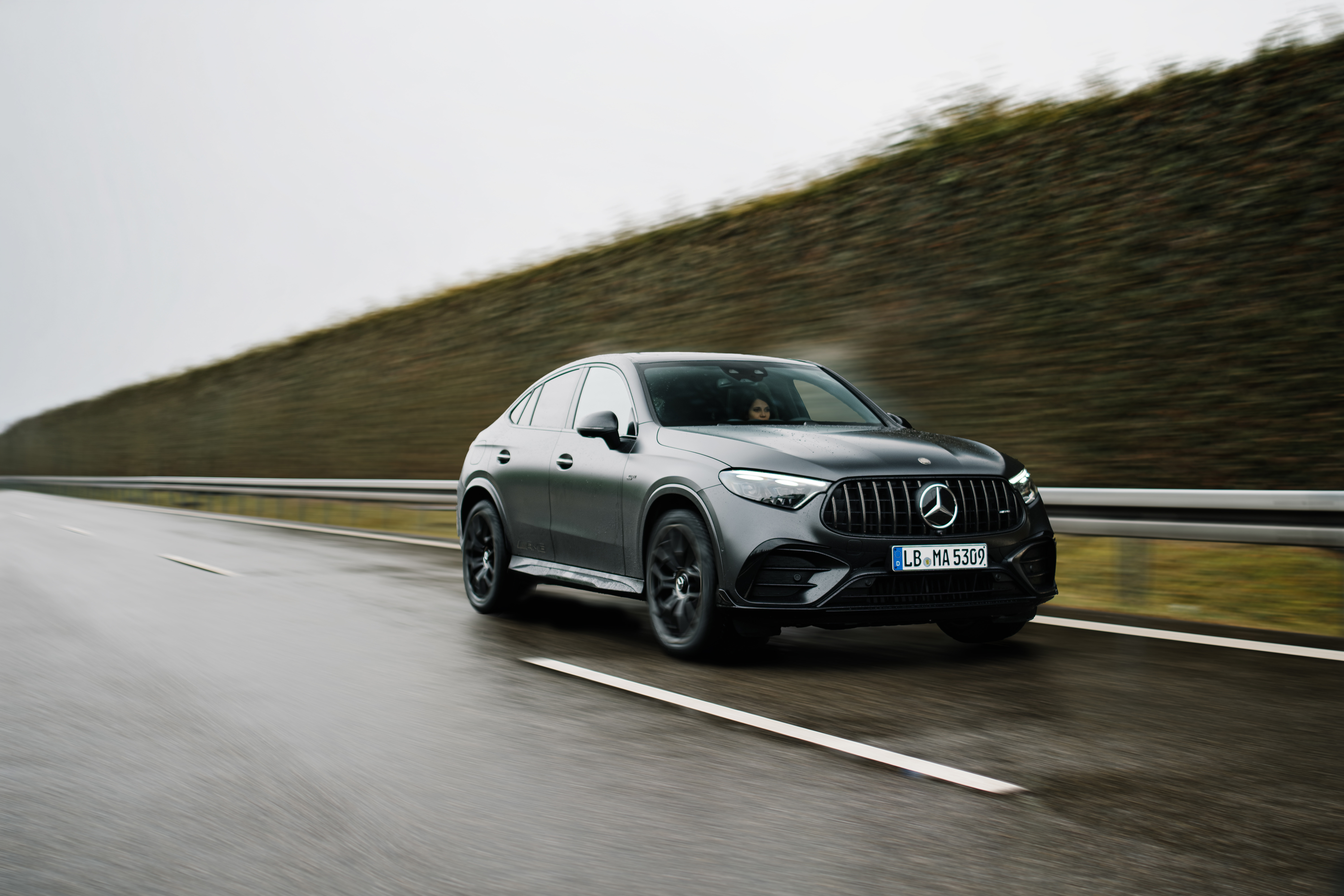 Mercedes-AMG GLC 53 zaprezentowany – wielki powrót sześciu cylindrów