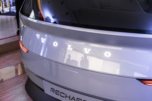 Volvo Concept Recharge-02