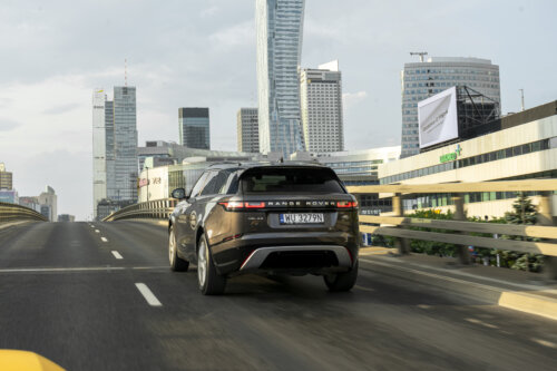 Land-Rover-Velar-02