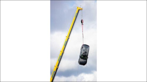 volvo-drops-cars-from-crane (7)